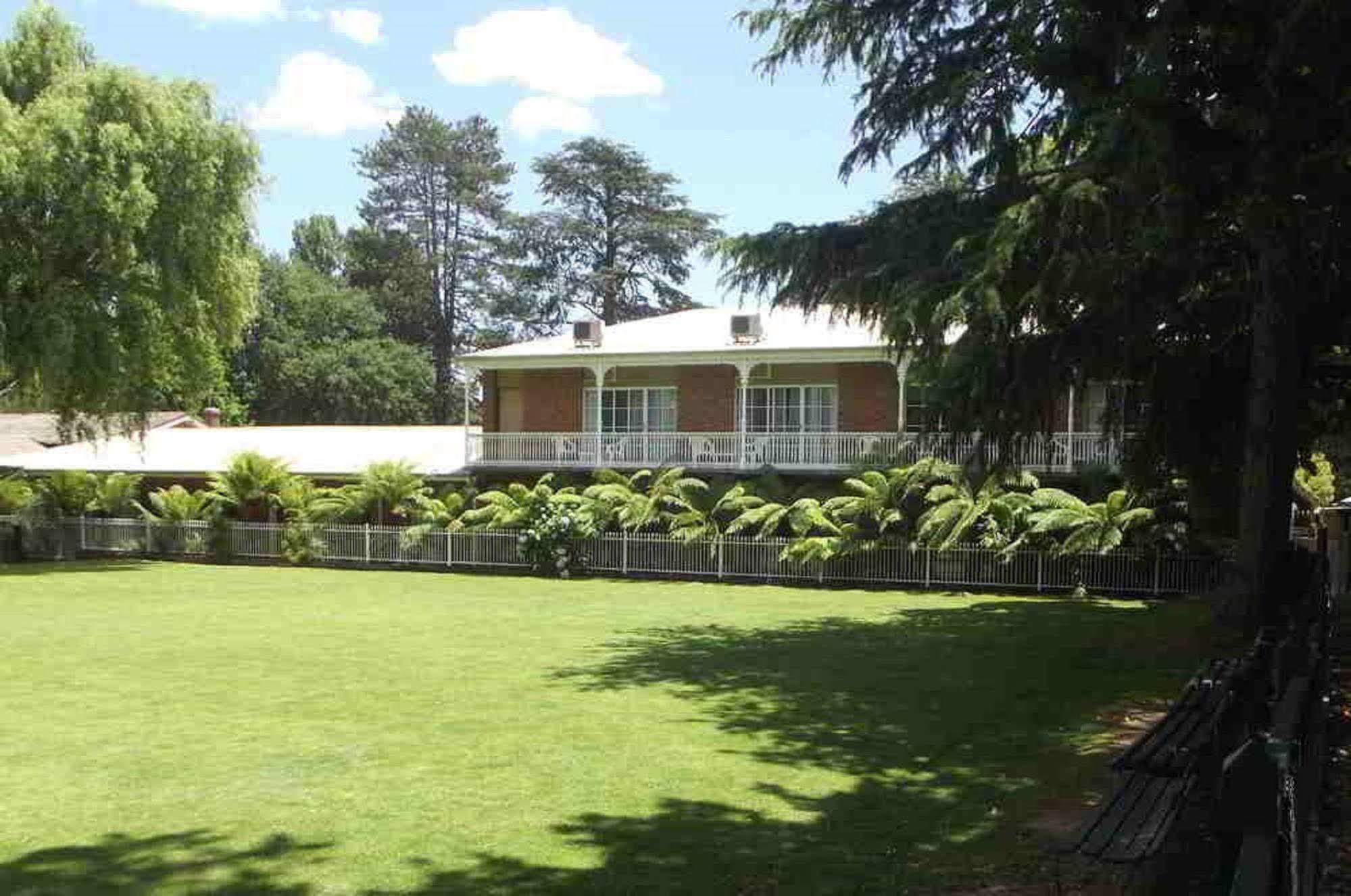 Barrass John Bright Motor Inn Esterno foto