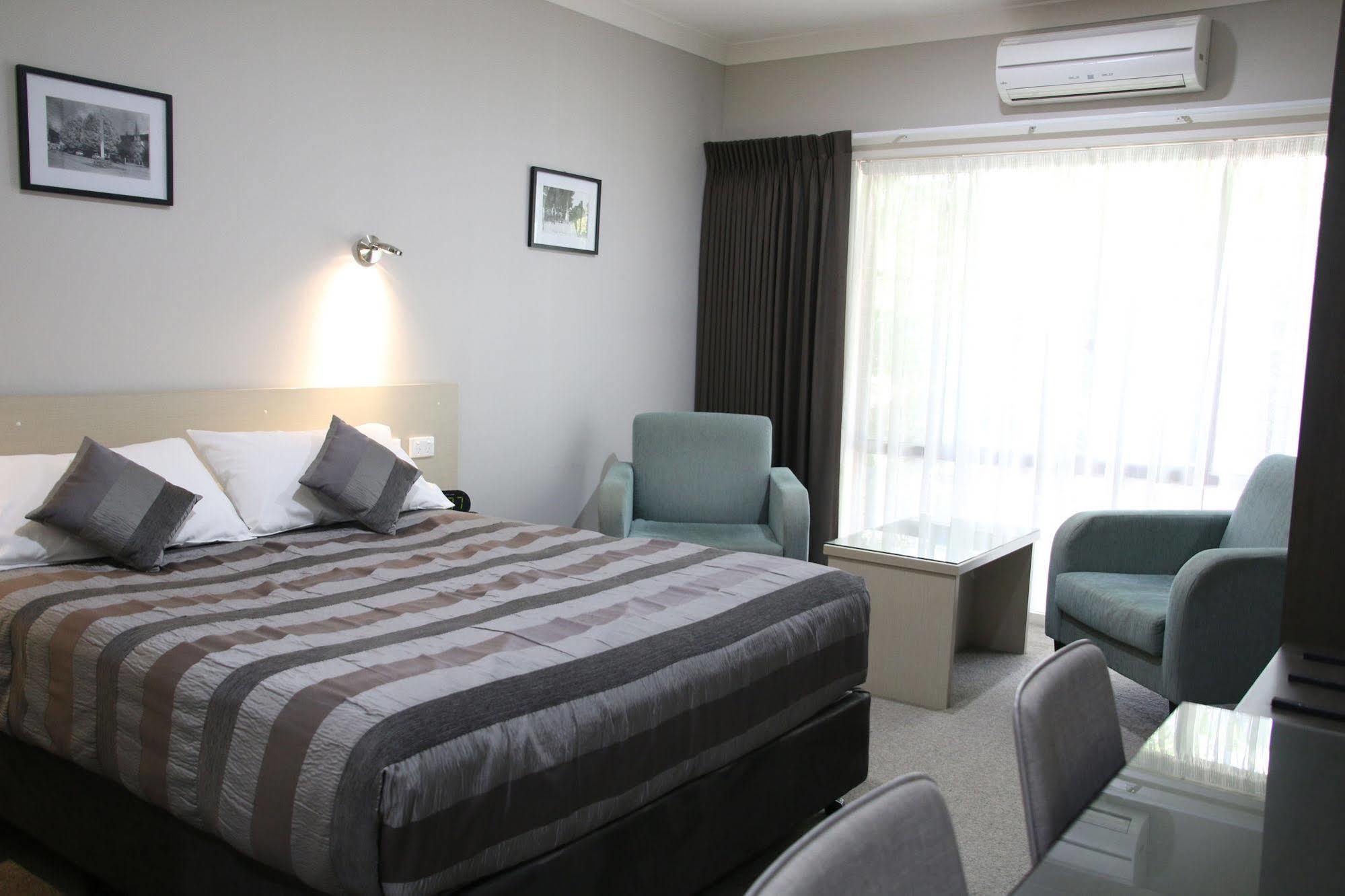 Barrass John Bright Motor Inn Esterno foto