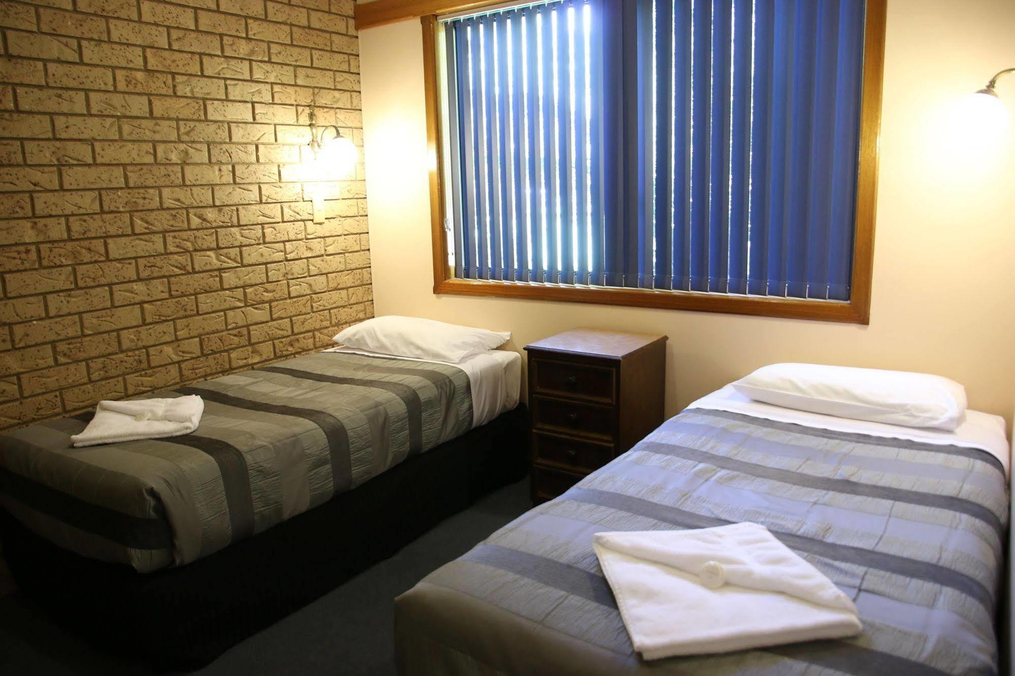 Barrass John Bright Motor Inn Esterno foto
